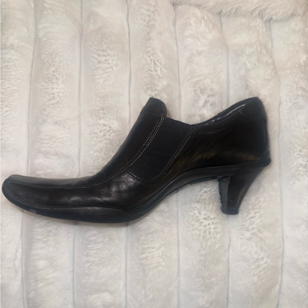 Prada Italian leather mid heel vintage shoe - Picture 4 of 4